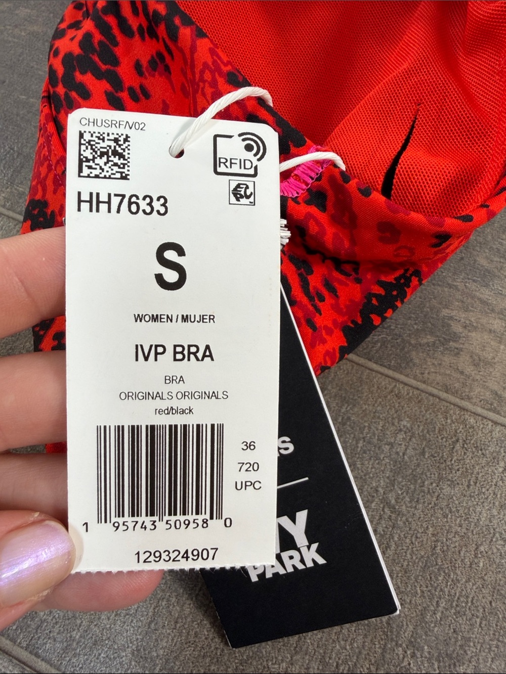 NEW adidas x IVY PARK Heart collection sports bra and matching leggings set - Picture 12 of 12
